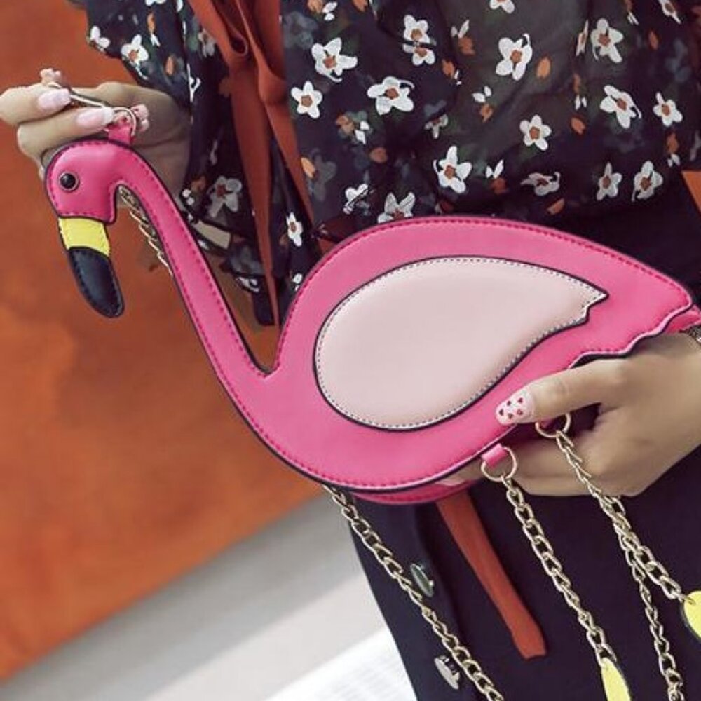 Flamingo Shaped 3D Crossbody Handbag/ Tropical Purse With Gold Chain Strap - NWT - Picture 6 of 9